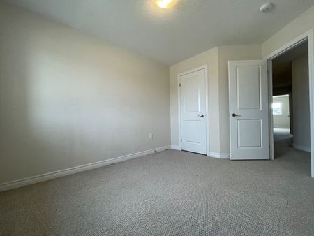 For Lease - 224 Dalgleish Trail, Hamilton, Ontario - Photo 2