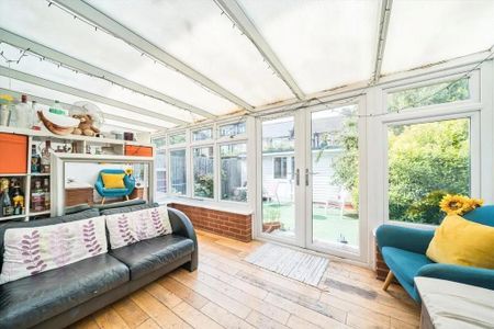 4 bedroom terraced house to rent - Photo 3