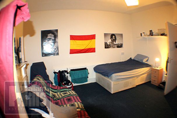 Highnam Crescent Road, - Photo 1