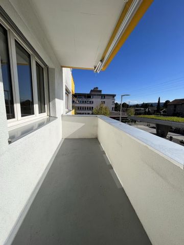 Charmante 2-Zimmerwohnung direkt am Bahnhof Schwerzenbach - Photo 3