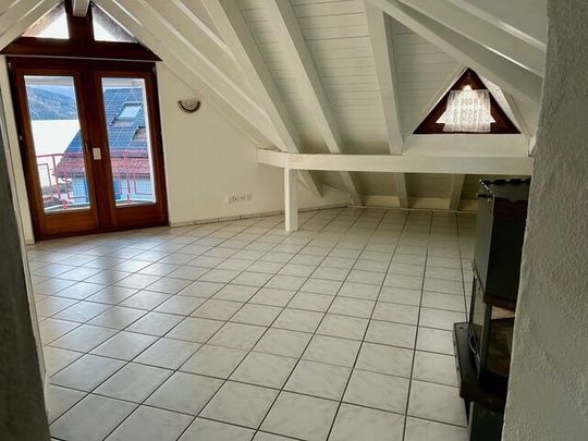 Charmante Dachwohnung mit Seesicht in Schmerikon - Photo 1