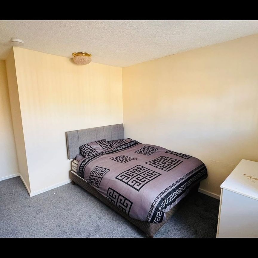 Room in a Shared House, Gilpin Close, B8 - Photo 2