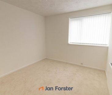 2 Bedroom Flat - Ground Floor - Photo 2