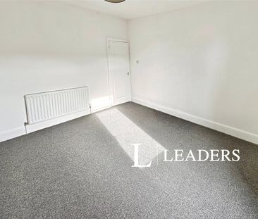 2 bedroom house to rent Buxton Street, ST1 - Photo 2