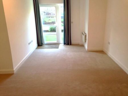 1 bedroom flat to rent - Photo 2