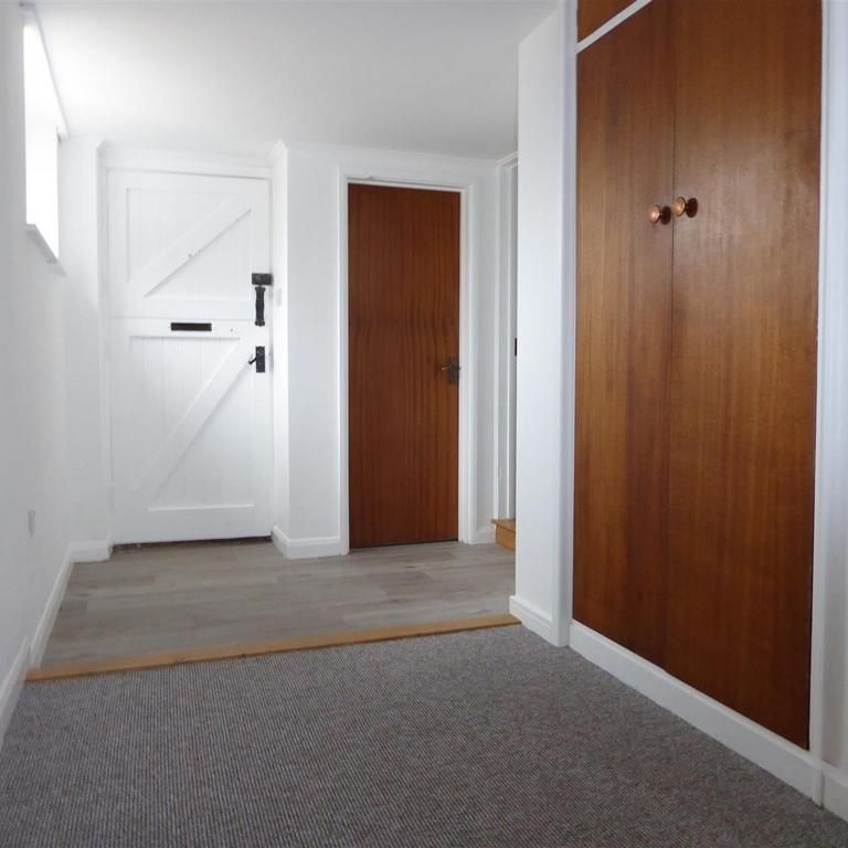 4 bedroom detached bungalow to rent - Photo 1