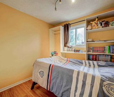 For Lease - 252 Lakeview Park Avenue, Oshawa, Ontario - Photo 4