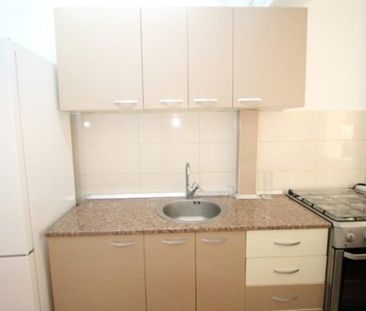 Cismigiu, inchiriere garsoniera spatioasa, bloc Liric, - Fotografie 6