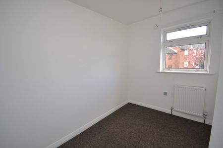 3 bed Mid Terraced House for Rent - Photo 2