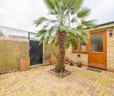 4 bedroom terraced house to rent - Photo 6