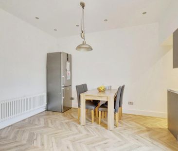 3 bedroom semi-detached house to rent - Photo 6