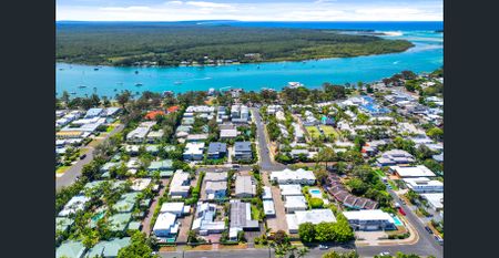 Ideal central location - Noosa River Precinct - Photo 5