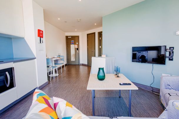 One Bedroom B-L2-L6 - Photo 1