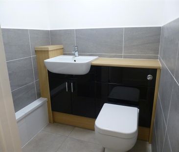 Doncaster Road, BARNSLEY - Photo 5