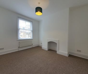 3 Bed Terraced House, Charleston Street, SE17 - Photo 6