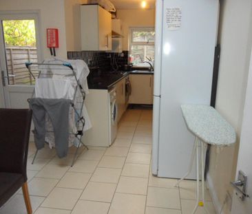 1 bedroom in a house share to rent - Photo 1