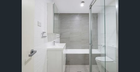 Spacious and Modern Two Bedroom Apartment - Photo 4