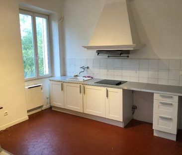 Appartement 2 pièces 57m2 MARSEILLE 6EME 836 euros - Photo 1