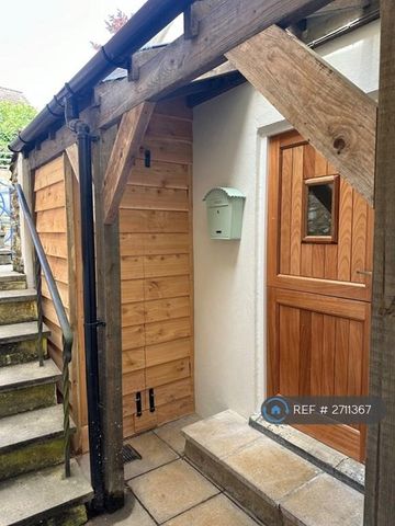 2 bedroom terraced house to rent - Photo 4