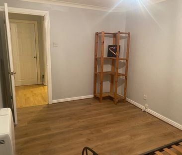 1 Bed Flat, Rothesay Court, SE6 - Photo 6