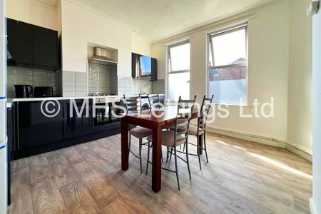 4 Bedroom Apartment for rent in Queens Road - Photo 5