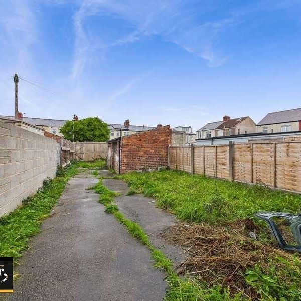 Westmorland Avenue, Blackpool, FY1 - Photo 1