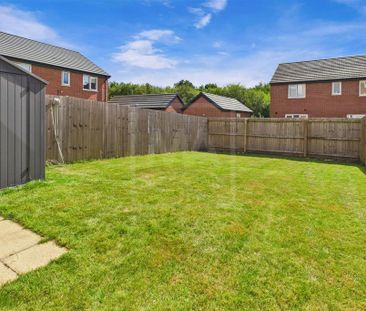 4 bedroom semi-detached house to rent - Photo 4