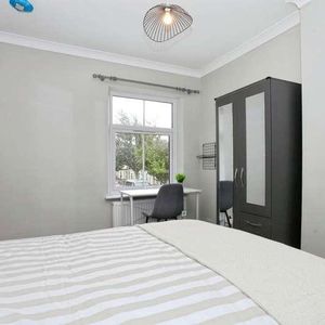 West Parade, Peterborough, PE3 - Photo 2