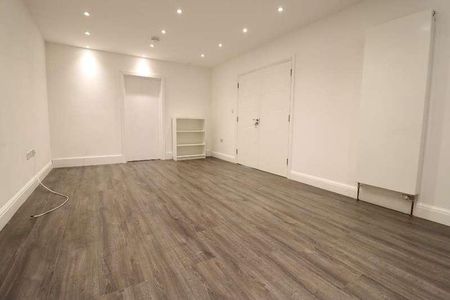 Edgwarebury Lane, Edgware, Middlesex, HA8 - Photo 2