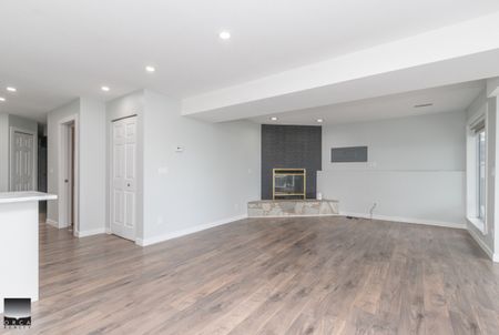 Blackwood Lane, White Rock (Lower Level) - Photo 5