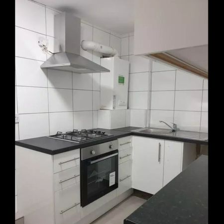 Room in a Shared House, Deptford High Street, SE8 - Photo 3