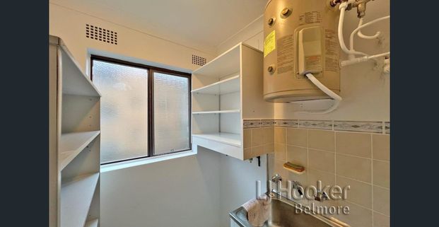 SPACIOUS RESIDENCE WITH OVERSIZED GARAGE - Photo 1