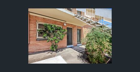 Charming 1-Bedroom Unit - Photo 2