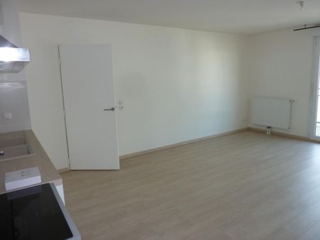 Location Appartement 2 pièces 48m² HEROUVILLE ST CLAIR 14200 - Photo 5