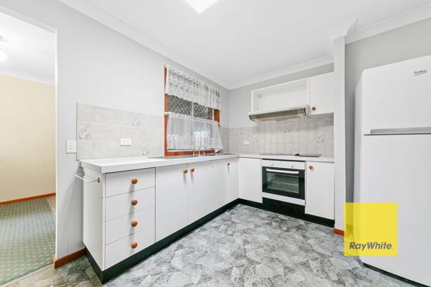 Perfectly Positioned Family Home - Photo 1