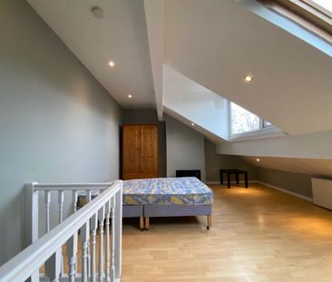 Woodside Avenue (Room 4), Burley, Leeds - Photo 2