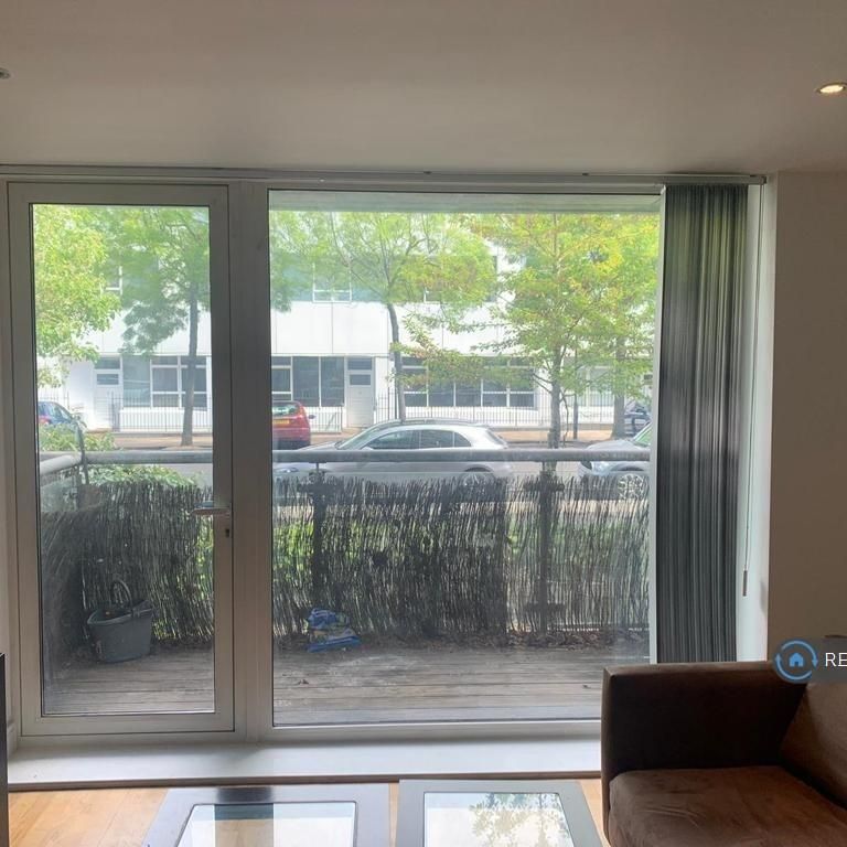 1 bedroom flat to rent - Photo 1