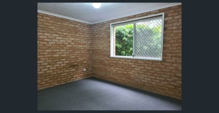 TWO BEDROOM UNIT IN CENTRAL LOCATION - Photo 4