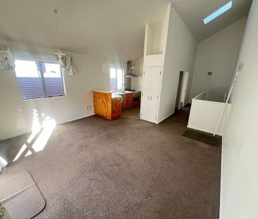 3 Bedroom with Carpark - Photo 3