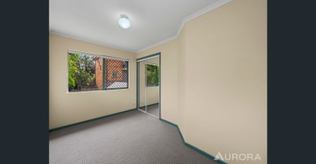 Three Bedroom Townhouse Prime City Fringe Location - Photo 4