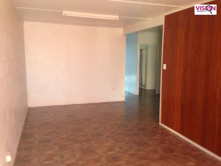 2 BEDROOM UNIT - GREAT LOCATION IN MACKAY CBD - Photo 3