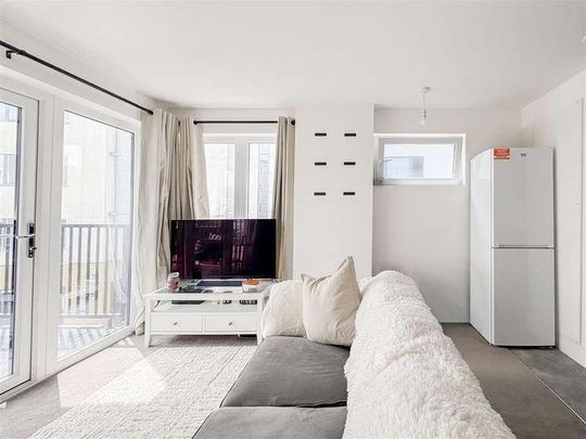 Martin Court, Hastings - Photo 1