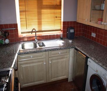 3 bedroom terraced house to rent - Photo 5