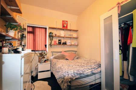 5 bedroom semi-detached house to rent - Photo 5