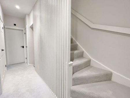 4 bedroom semi-detached house to rent - Photo 3