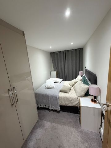 3 Bed Flat, London, W5 - Photo 4