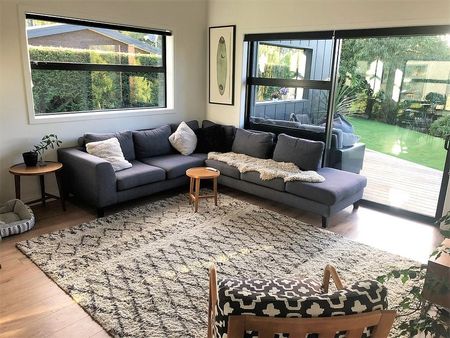 Charming 3BR Home in Serene Albert Town - Photo 4