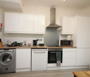 1 bedroom in a house share to rent - Photo 6