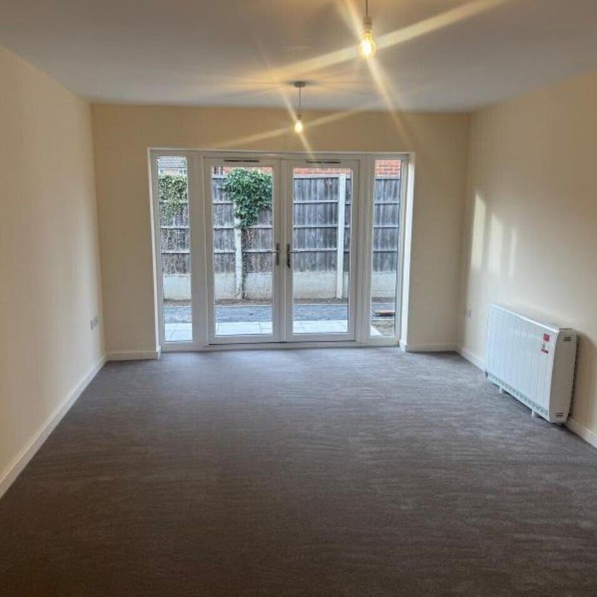 Elliott Road, March - Photo 1