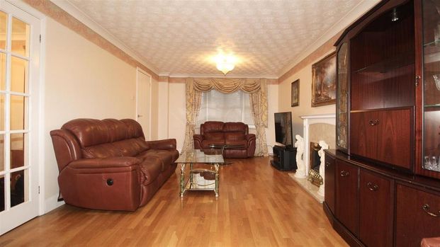 5 bedroom detached house to rent - Photo 1